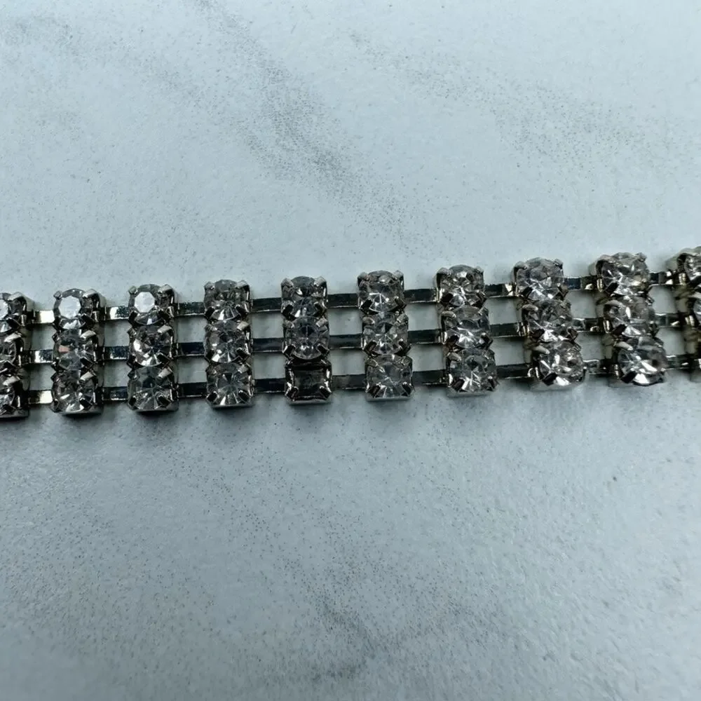 Womens Rhinestone Heart Silver Tone Multi Row Chain Link Belt Small S ✨